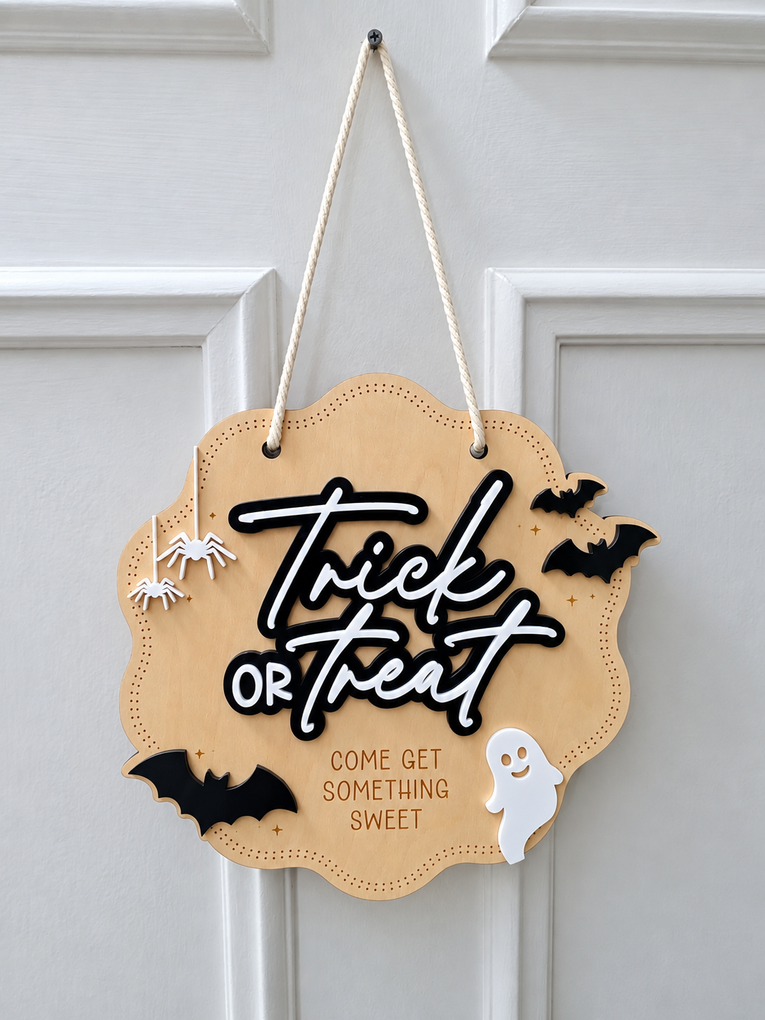 DOUBLE-SIDED HALLOWEEN TRICK OR TREAT DOOR SIGN